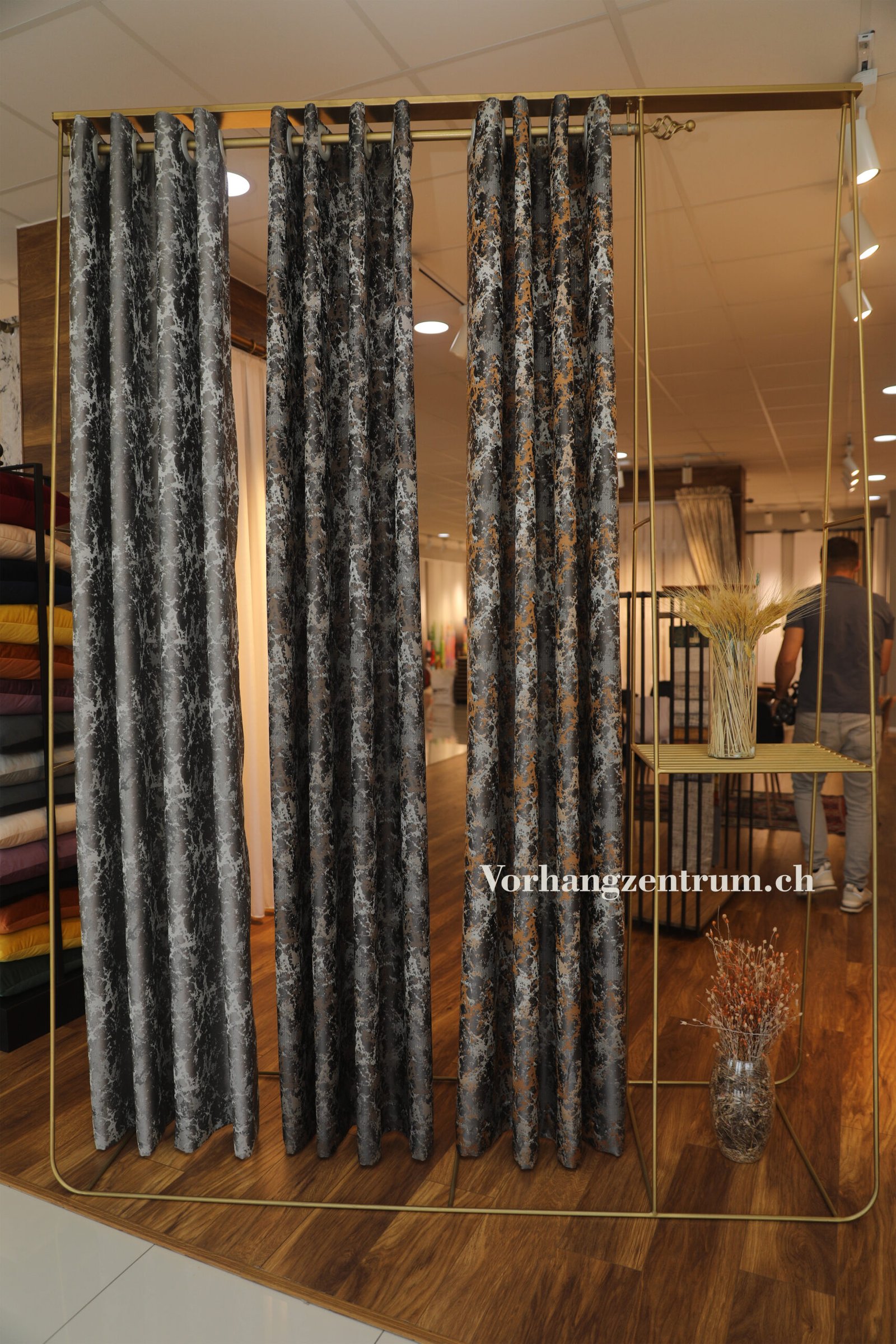 A07A3633-1-scaled-1.jpg Verdunkelungsvorhang London Design - Image 1